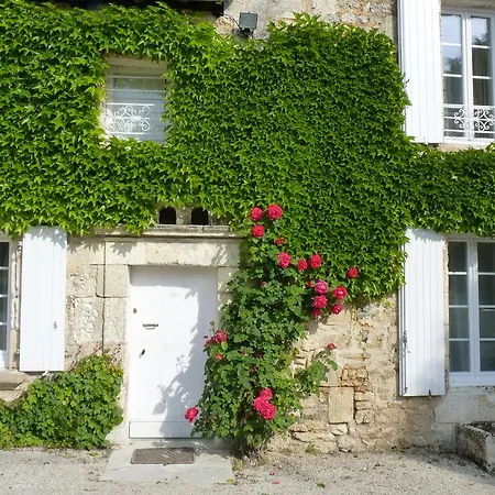 לינה וארוחת בוקר Domaine Du Champ Fleuri
