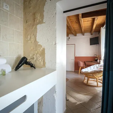 Domaine Du Champ Fleuri B&B 앙굴렘