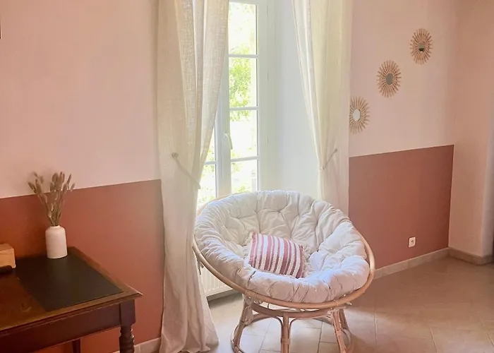 Domaine Du Champ Fleuri Bed & Breakfast Angouleme