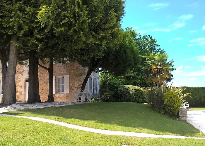 Domaine Du Champ Fleuri Angouleme