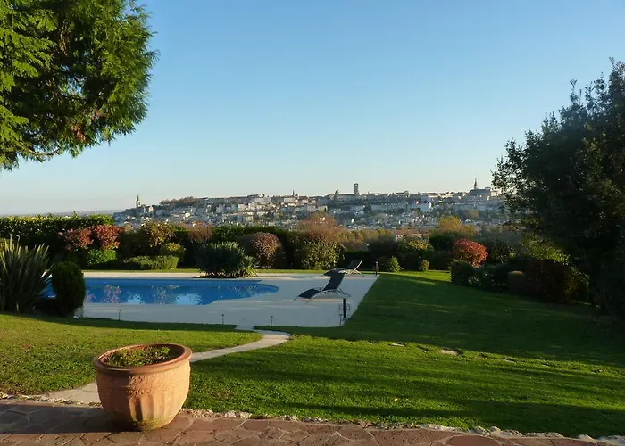 Domaine Du Champ Fleuri Bed & Breakfast 3*